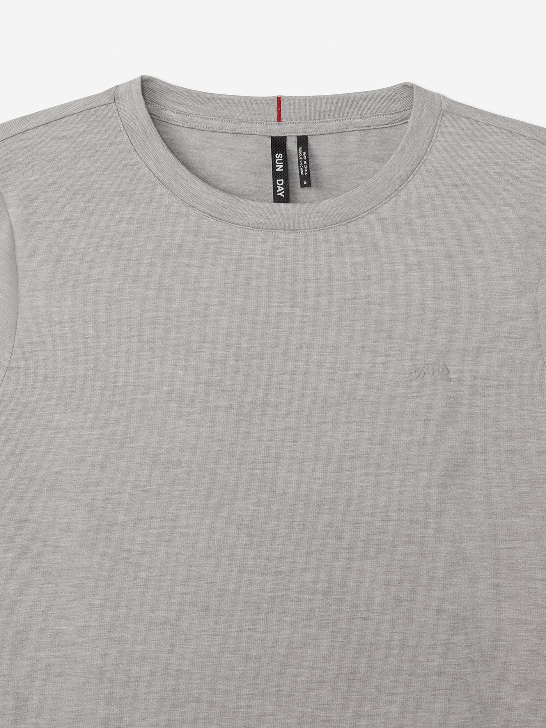 Sun Day Red Performance Mini Icon T-Shirt Gray | 3905-ENJLS